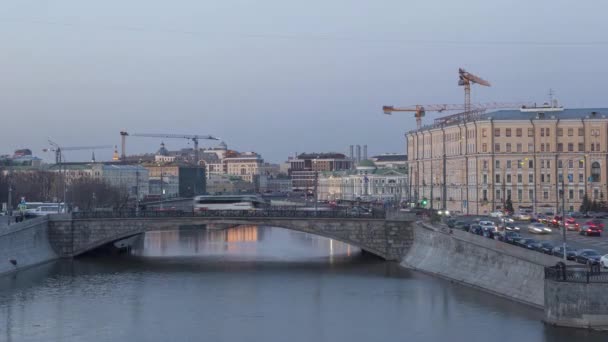 Puente de Maliy Kamenniy en Moscú — Vídeo de stock