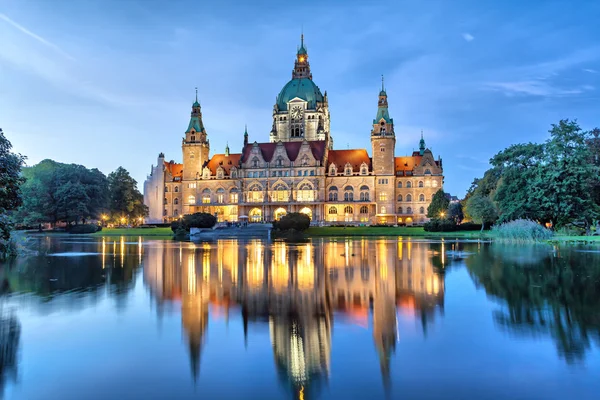 New City Hall of Hannover in the evening — Stock Photo, Image