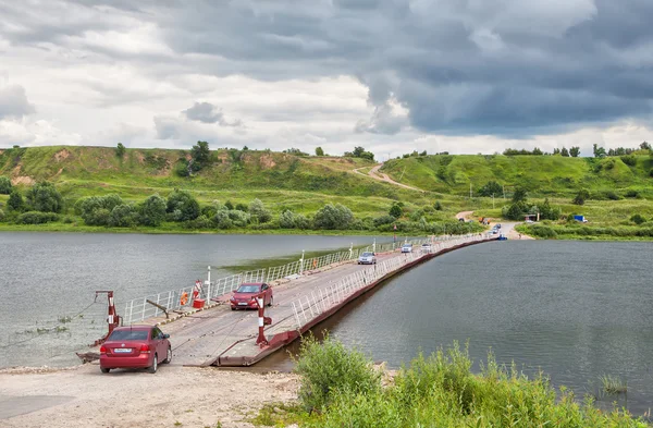 Pontonbrücke über die Oka in der Nähe des alten Ryazan — Stockfoto