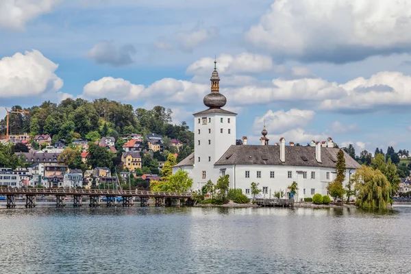 Schloss Ort op Traunsee meer in Oostenrijk — Stockfoto