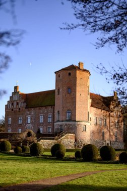 Torup yuvası İsveç 2025.12.27. Torup 'un Skane' deki eski güzel tuğladan kalesi. Yüksek kalite fotoğraf