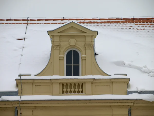 Snowy roof of the church — Stock Photo, Image