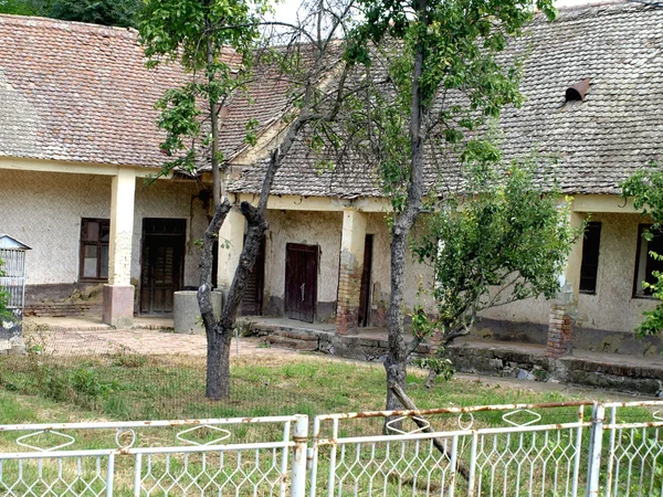 Altes verlassenes Haus — Stockfoto