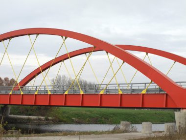 Çelik yolu Köprüsü