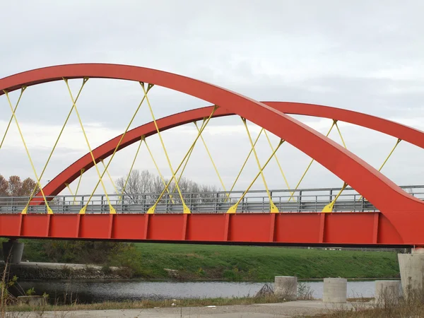 Çelik yolu Köprüsü