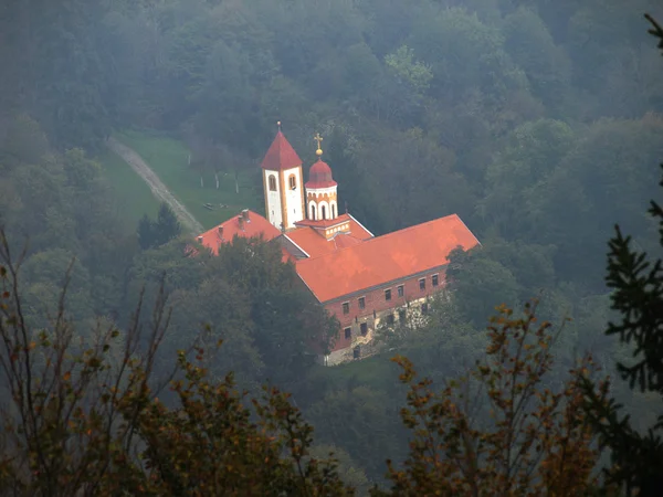 Staré zapomenuté klášter — Stock fotografie