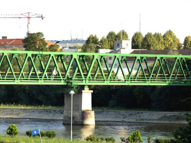 Demiryolu köprü Nehri Drava Ösek içinde