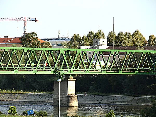 Järnvägen överbryggar över floden Drava i Osijek — Stockfoto