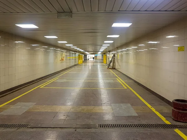 Jovid 19パンデミックの間に地下鉄の駅を出発した 隔離だ 高品質の写真 — ストック写真