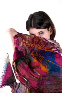 Bir Bayan eşarp ile stüdyo çekim