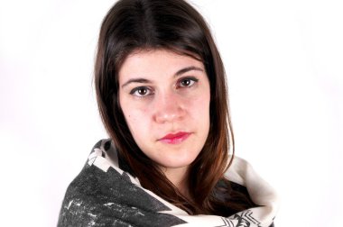 Bir Bayan eşarp ile stüdyo çekim