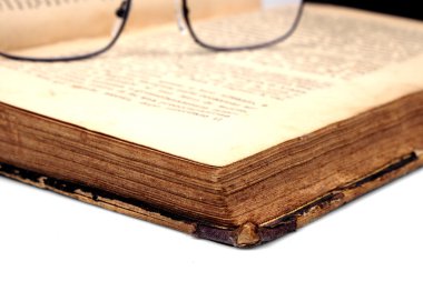 Studio eski kitap vurdu