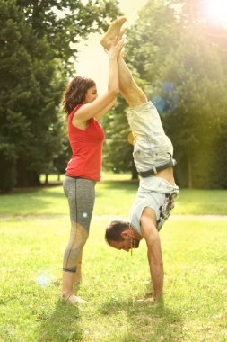 Sabah parkta egzersiz yapma