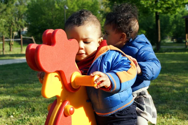 Jouer les enfants — Photo