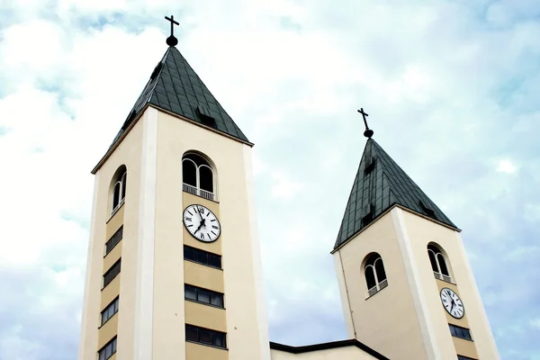 Foto de la Iglesia de Santiago en Medjugorje — Foto de Stock