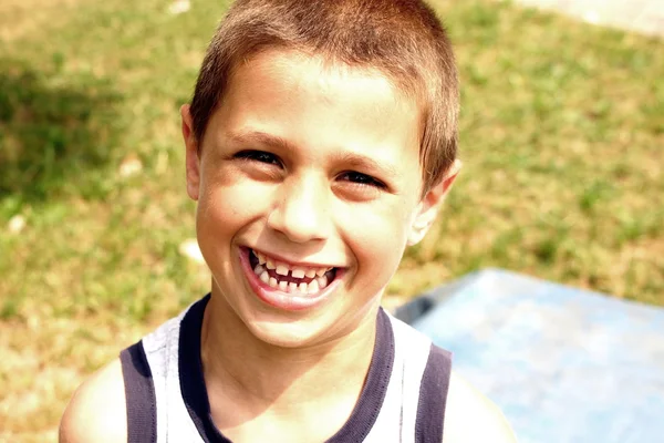 Detalle de rodaje al aire libre de niños divertidos —  Fotos de Stock