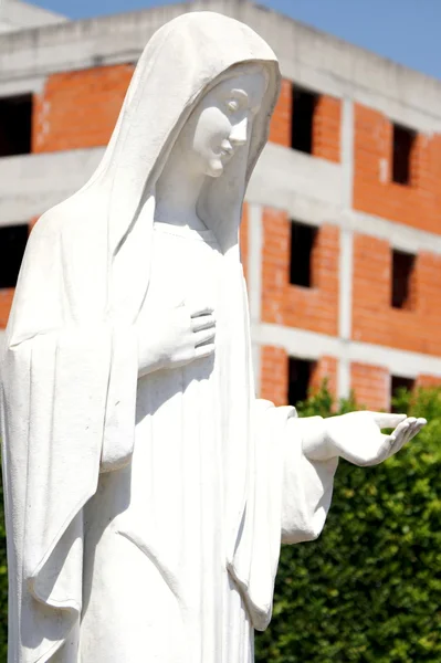 在 Medjugorje 圣母玛利亚的雕像 — 图库照片