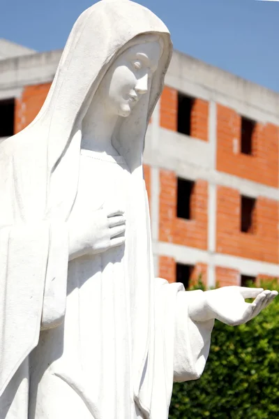 在 Medjugorje 圣母玛利亚的雕像 — 图库照片