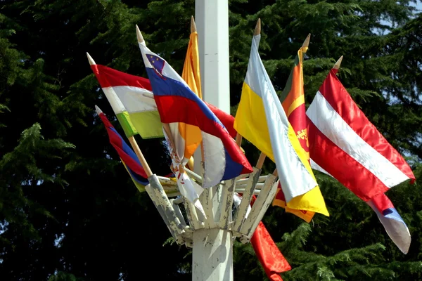 Detail einer Gruppe internationaler Flaggen — Stockfoto