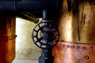 Alkol damıtma için araçları yakın çekim