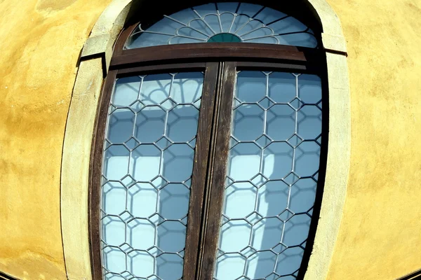 Detalle de la antigua ventana exterior en Italia — Foto de Stock