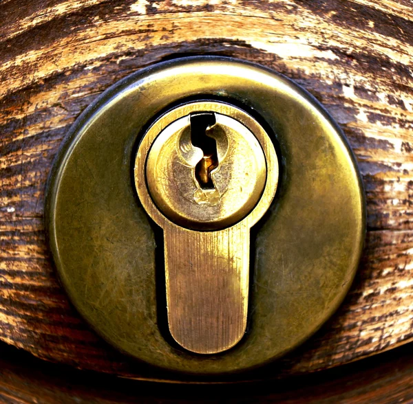 Detail of an old and rusty metal lock — Stock Photo, Image