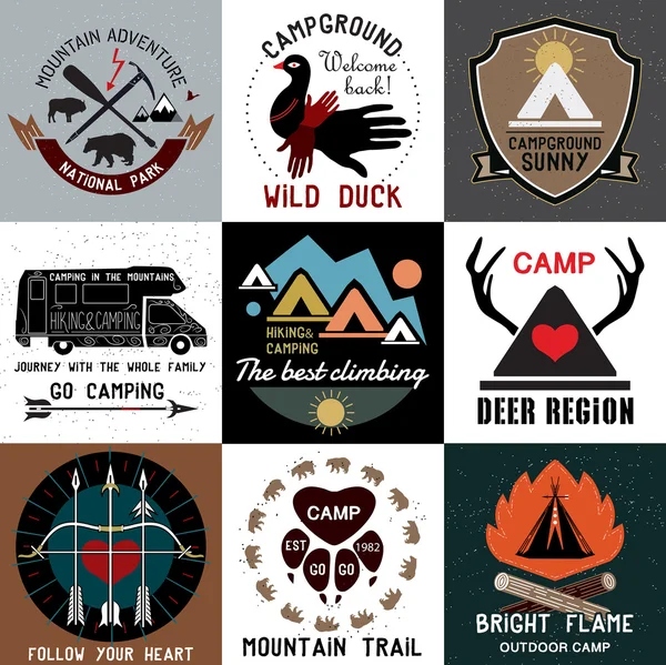 Ensemble de logos de camping vintage — Image vectorielle