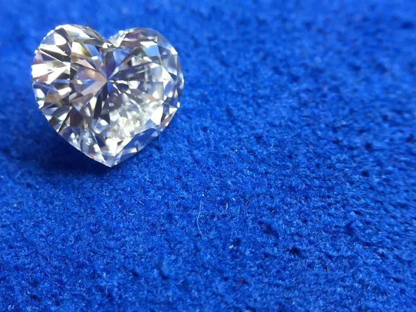 Бриллиантовое сердце — стоковое фото
