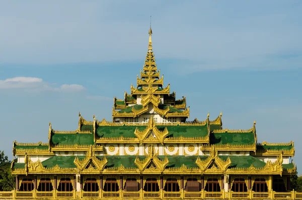 Close-up of floating Karaweik palace (replica), Yangon, Myanmar — Stock Photo, Image