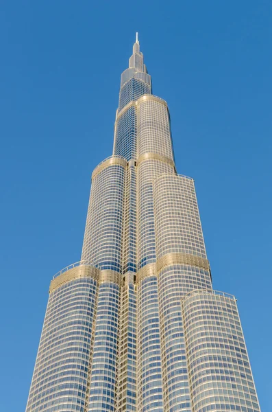 DUBAI, Emiratos Árabes Unidos - 1 de marzo: Edificios de gran altura en Dubai, Emiratos Árabes Unidos . —  Fotos de Stock