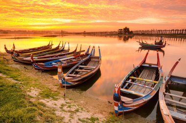 ubein Bridge sunrise, mandalay, myanmar, ahşap tekne 