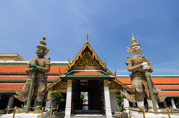 Giants in Grand palace and Wat Pra Keaw, Bangkok, Thailand — Stock Photo, Image