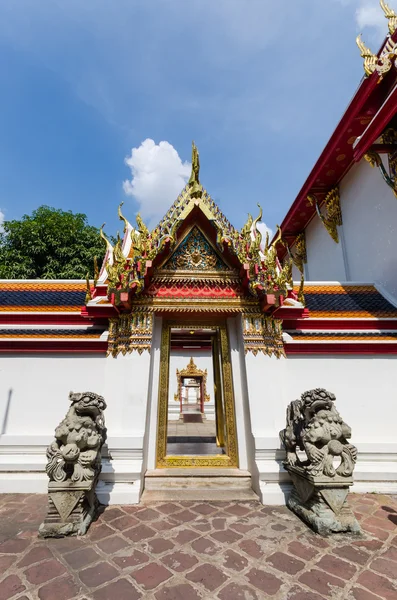 Wat Pho, Alignment door, Bangkok, Thailand — Stock Photo, Image