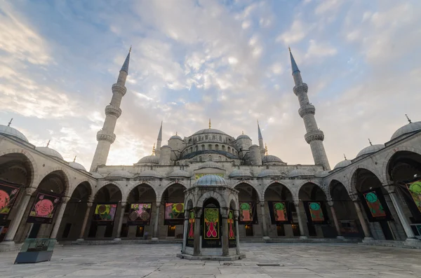 Welcome to Blue Mosque at dawn-exhibition decoration, Istanbul, — Stock Photo, Image