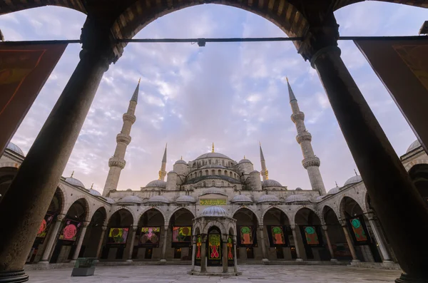 Welcome to Blue Mosque at dawn-exhibition decoration, Istanbul, — Stock Photo, Image