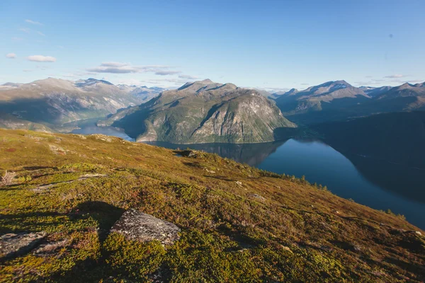 Norveç'te, klasik Norveç İskandinav yaz dağ hiking — Stok fotoğraf