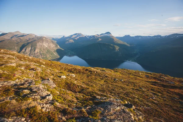 Hiking in Norway, classic norwegian scandinavian summer mountain — Stock Photo, Image