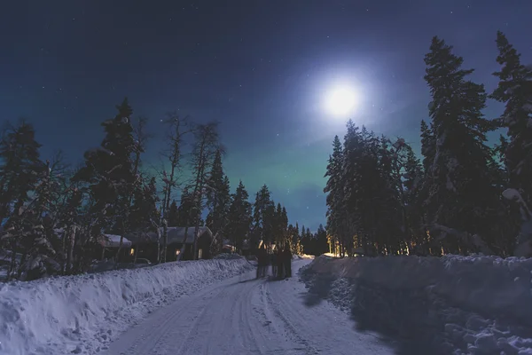 Imagem bonita de maciça multicolorida verde vibrante Aurora — Fotografia de Stock