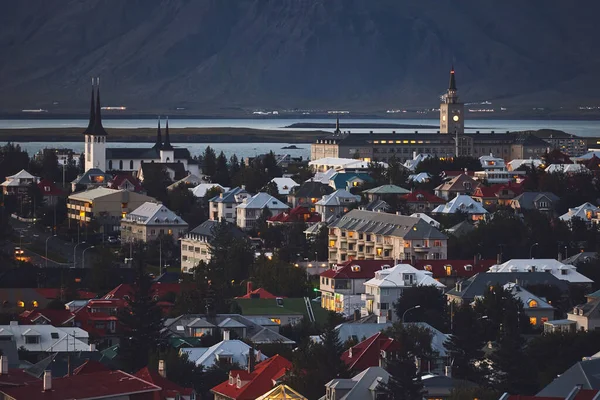 Gyönyörű Éjszakai Szürkület Kilátás Reykjavik Izland Légi Kilátás Hallgrimskirkja Evangélikus — Stock Fotó