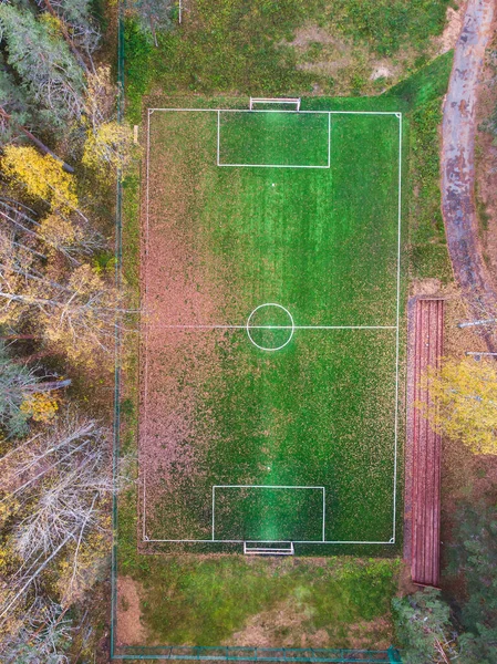 Воздушный Дрон Вид Футбольного Поля Футбольного Поля Зеленая Трава Осенью — стоковое фото