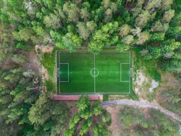 Drohnen Ansicht Des Fußballfeldes Grünen Grases Sommer Lebendigen Spielfeld Wald — Stockfoto