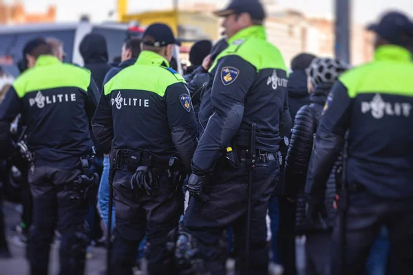 Голландські Поліцейські Формування Їзда Верхи Верхівці Поліції Логотипом Поліція Рівномірній — стокове фото