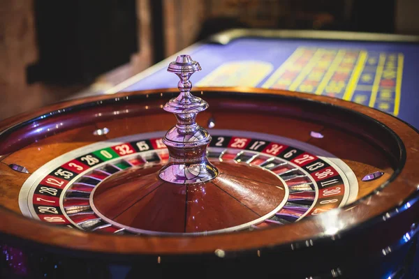 Close Vibrant Image Multicolored Casino Table Roulette Motion Casino Chips — Stock Photo, Image