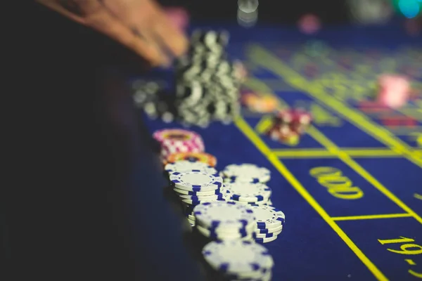 Close Vibrant Image Multicolored Casino Table Roulette Motion Casino Chips — Stock Photo, Image