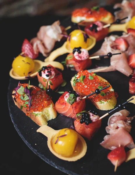 Catering Table Beautifully Decorated Banquet Variety Different Food Snacks Appetizers — Stock Photo, Image