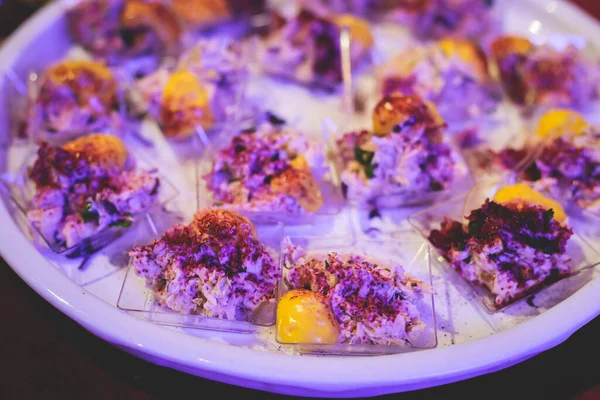 Mesa Catering Banquete Lindamente Decorado Com Variedade Com Diferentes Lanches — Fotografia de Stock