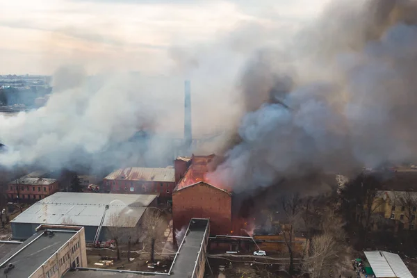 Enorme Grote Brand Stad Bovenaanzicht Baksteen Fabriek Gebouw Brand Hel — Stockfoto