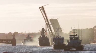 Rus donanması, modern Rus donanması savaş gemileri, kuzey filosu ve baltık deniz filosu, askeri tatbikat sırasında yaz güneşli bir gün.