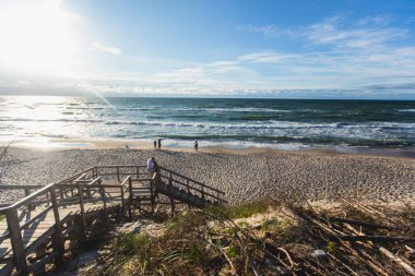 Curonian salyası, Kurshskaya Kosa Ulusal Parkı, Curonian Gölü ve Baltık Denizi, Kaliningrad Oblastı, Rusya ve Klaipeda İlçesi, Litvanya Yazı,