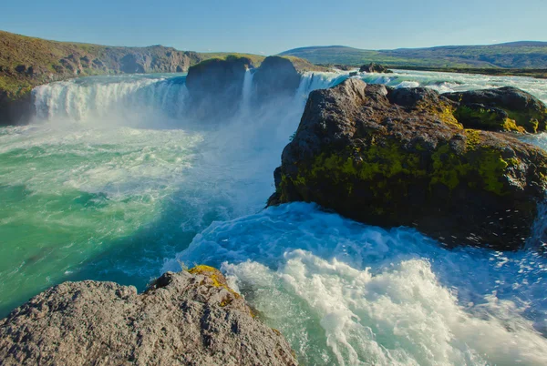 Beautiful vibrant panorama picture with a view on icelandic waterfall in iceland goddafoss gullfoss skogafoss skogarfoss dettifoss seljalandsfoss — Stock Photo, Image